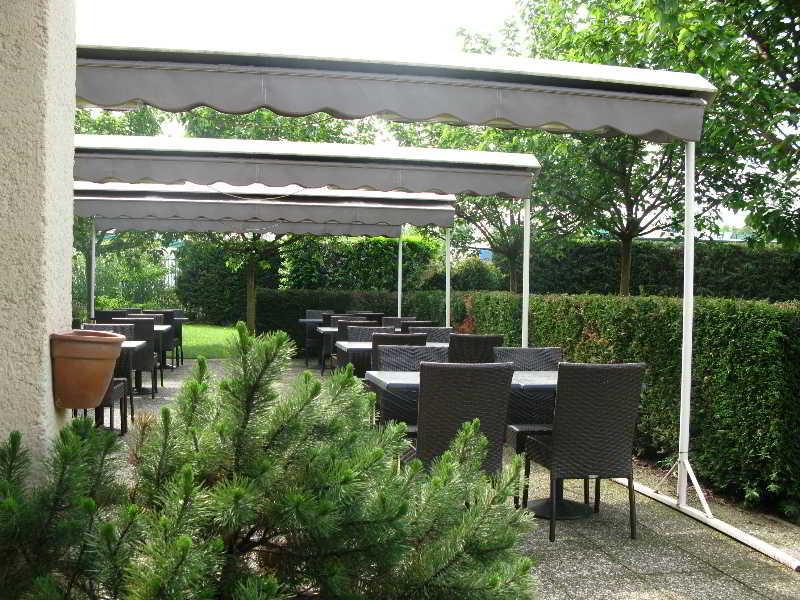 Greet Hotel Massieux Lyon Nord Exteriör bild