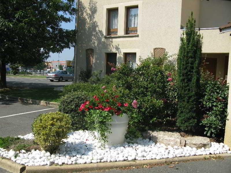 Greet Hotel Massieux Lyon Nord Exteriör bild